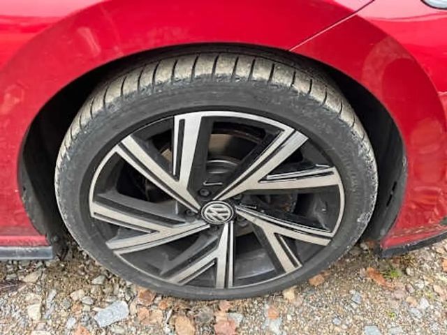 Volkswagen Golf 2.0 TDI DSG R-Line Variant