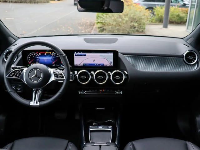 Mercedes-Benz B 200 Progressive Sedan