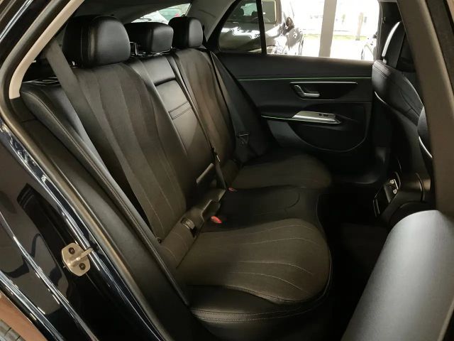 Mercedes-Benz E 220 AVANTGARDE E 220 d Estate