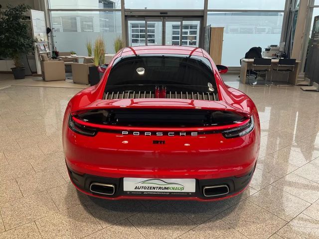 Porsche 992 4 Carrera Coupé