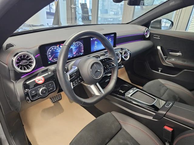 Mercedes-Benz CLA 200 AMG Line Coupé