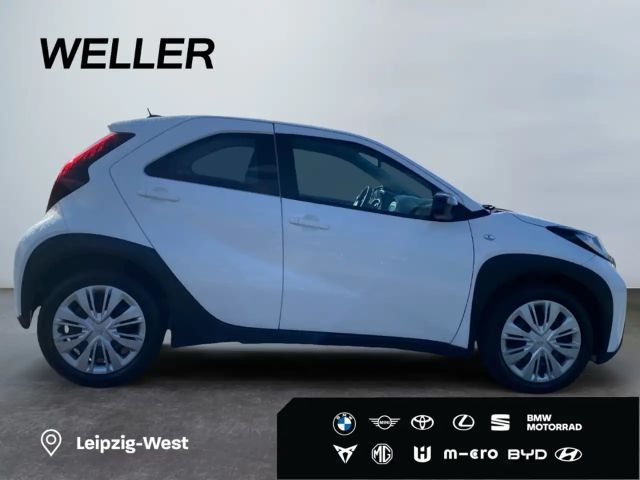 Toyota Aygo Hatchback Play X-play