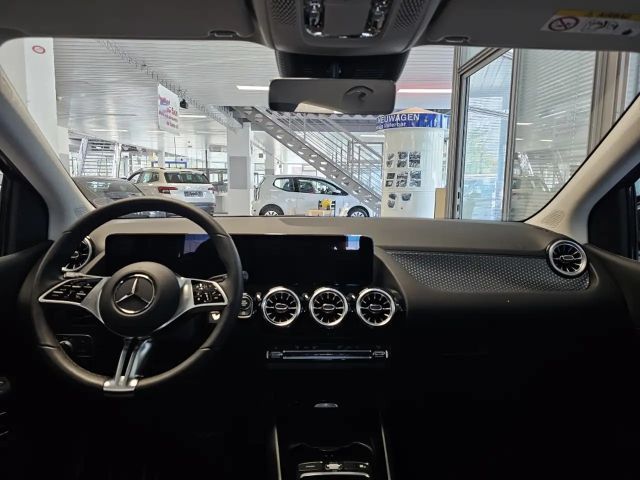 Mercedes-Benz B 180 Progressive Sedan