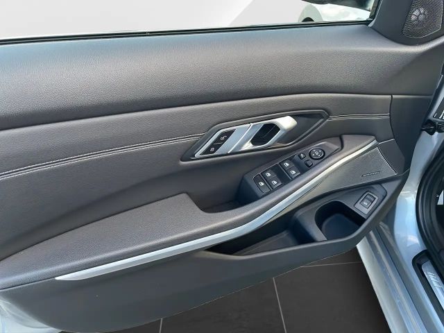 BMW 330 330i M-Sport Touring xDrive