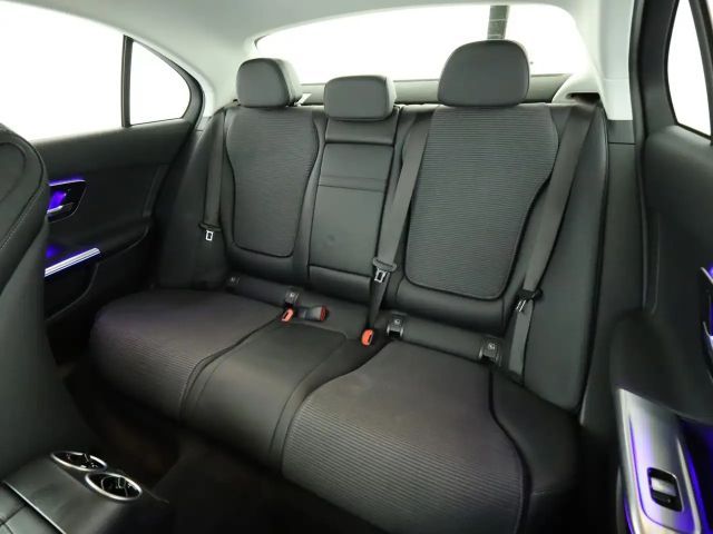 Mercedes-Benz C 180 AVANTGARDE Sedan