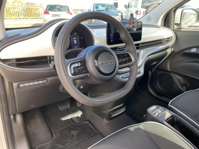 Fiat 500e Navi Klimaautom Fahrerprofil DAB SHZ