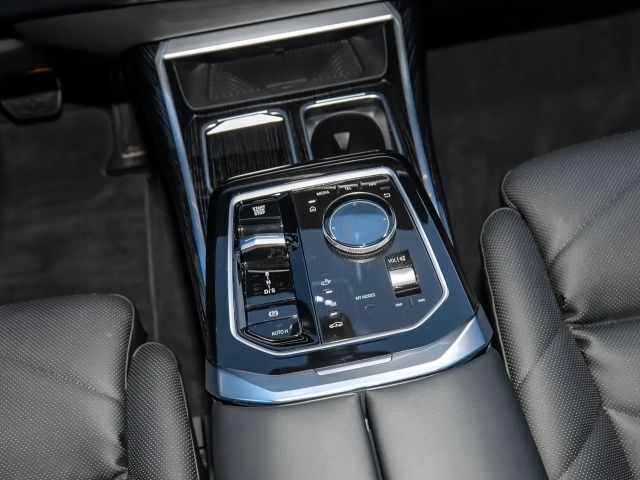 BMW 740 740d M-Sport Sedan xDrive