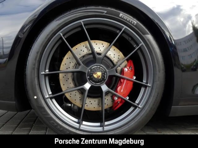 Porsche 992 Cabrio Carrera GTS