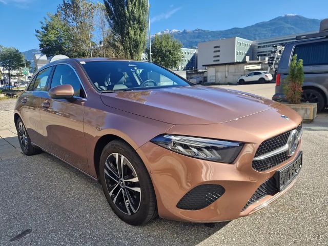 Mercedes-Benz A 180 A 180 Aut. Neuwertig-LED-NAVI-Teilleder-Rosegold!