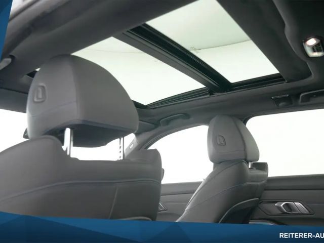 BMW 330 330e M-Sport xDrive