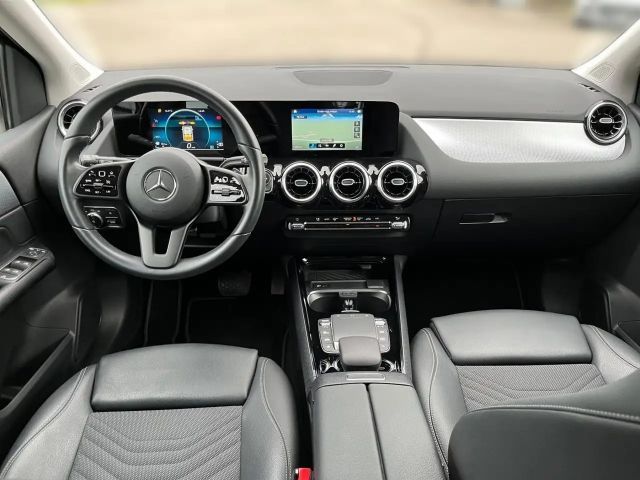 Mercedes-Benz B 200 Sedan Style