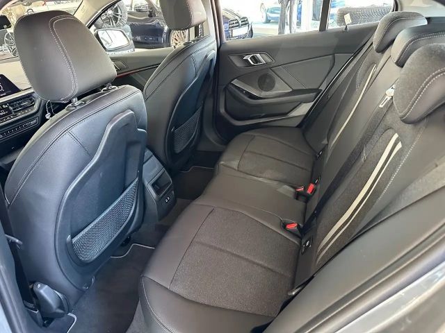 BMW 118 118i Sedan Sport Line