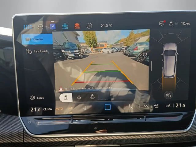 Volkswagen Golf R-Line Variant