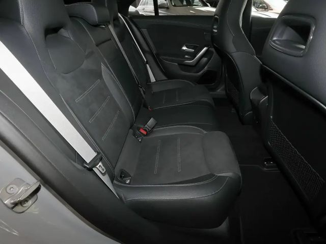 Mercedes-Benz CLA 200 AMG Line Coupé