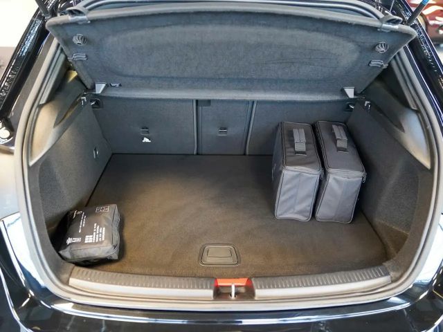 Mercedes-Benz A 250 A 250 e AMG Line