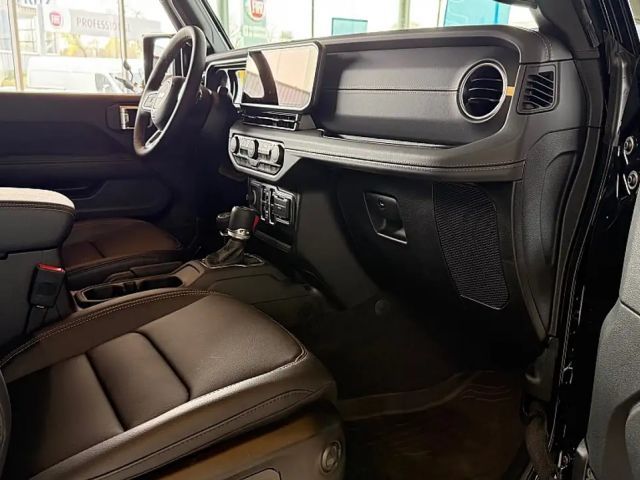 Jeep Wrangler 4xe Sahara