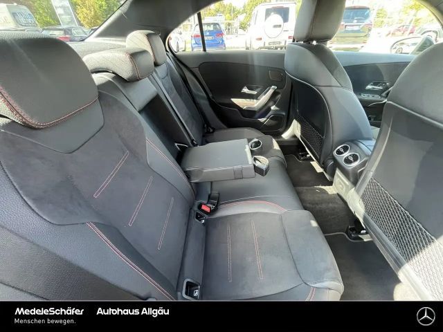 Mercedes-Benz A 220 A 220 d AMG Line