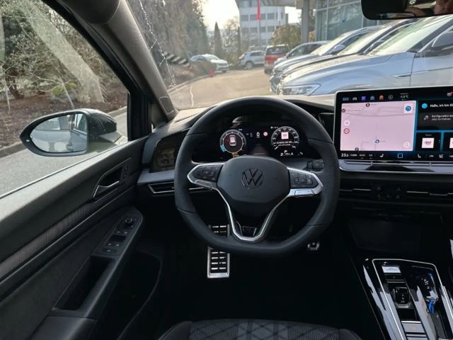 Volkswagen Golf 1.5 eTSI DSG Plus R-Line