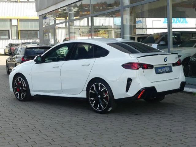 BMW 220 220i Coupé M-Sport