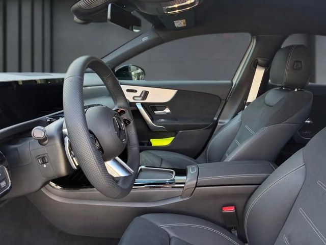 Mercedes-Benz A 250 A 250 e AMG Line