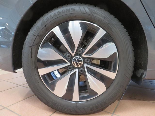 Volkswagen Golf 1.5 TSI Golf VIII Move