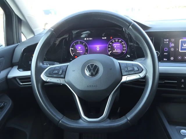 Volkswagen Golf Life Variant