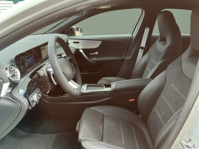 Mercedes-Benz A 180 AMG Line