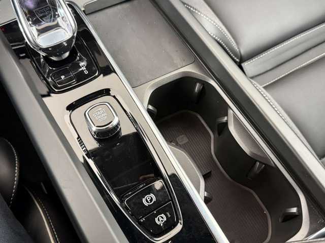 Volvo XC60 AWD Plus T8