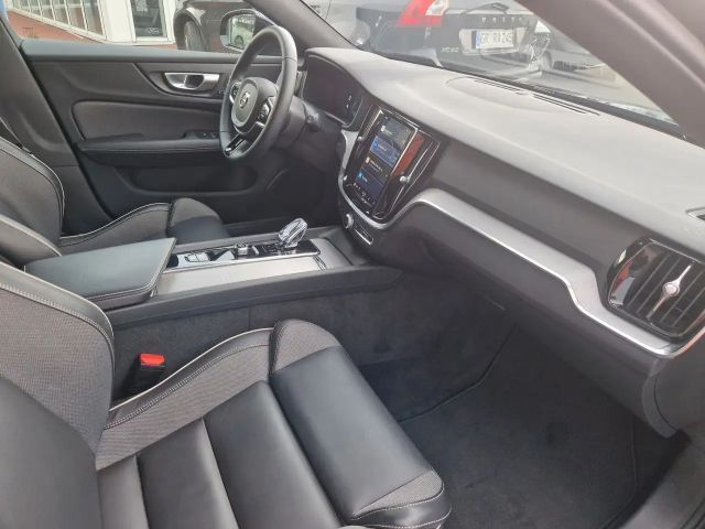 Volvo V60 Cross Country AWD Plus