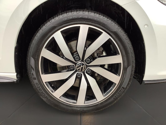 Volkswagen Touran 1.5 TSI DSG R-Line Style