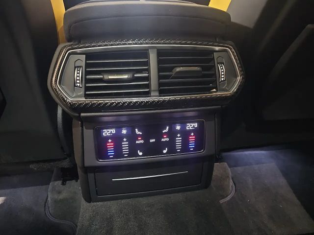 Lamborghini Urus AWD