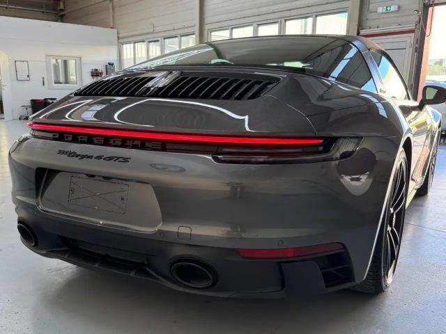 Porsche 992 4 Cabrio GTS Targa