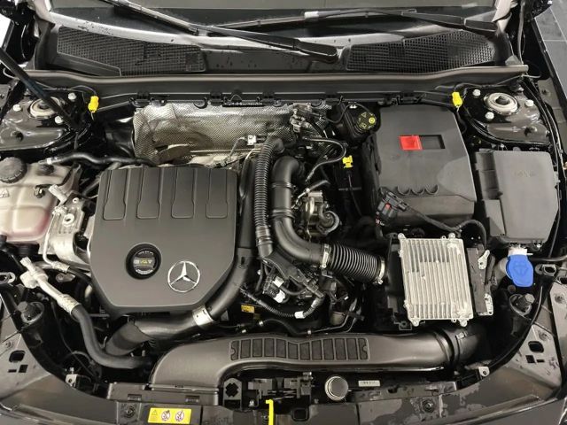 Mercedes-Benz CLA 200 AMG Line Coupé