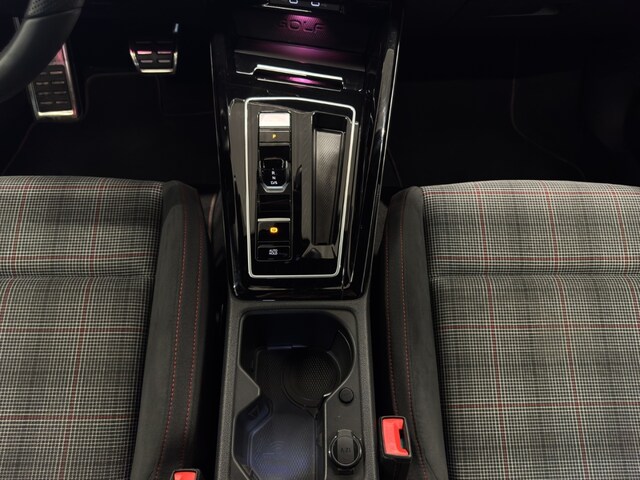 Volkswagen Golf 2.0 TSI DSG Pro