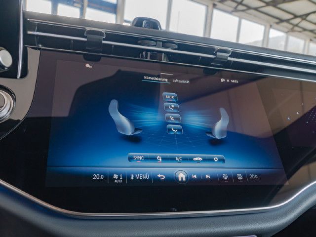 Mercedes-Benz E 200 4MATIC Sedan