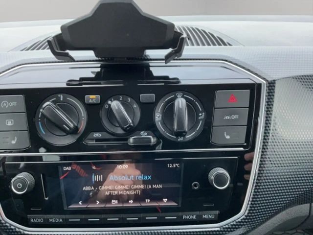 Volkswagen up! 1.0 KLIMA+PDC+KAMERA+SZHG+EL BEH ASP+NSW+MFA+ZV M