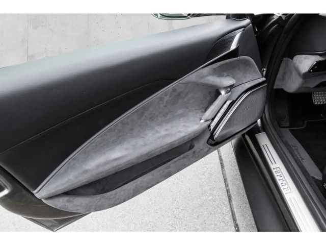 Ferrari Roma *MagneRide*JBL*Matrix-LED*360°*1.Hd.*CarPlay*