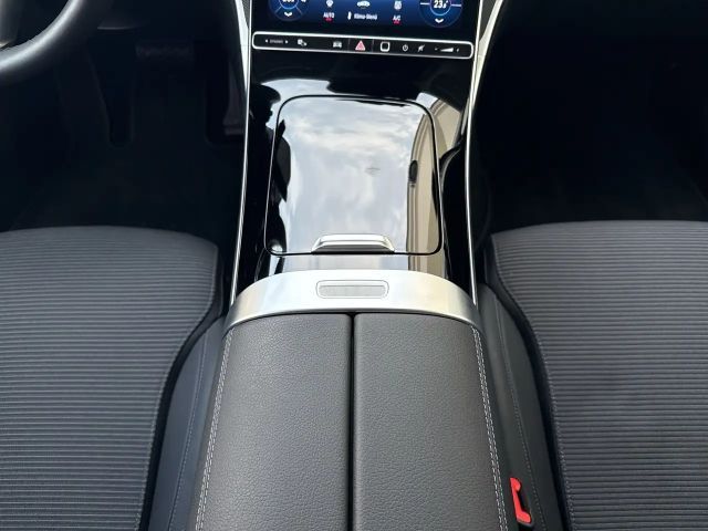 Mercedes-Benz C 180 Sedan