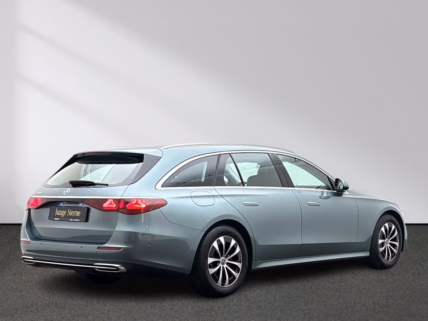 Mercedes-Benz E 220 AVANTGARDE E 220 d Estate