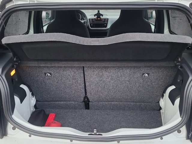 Volkswagen up! Active