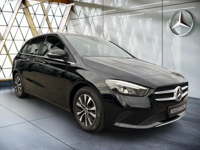 Mercedes-Benz B 200 Sedan Style
