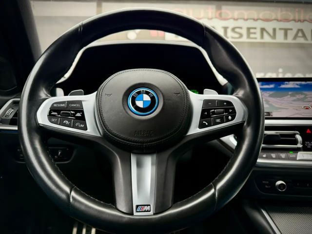 BMW 330 330e M-Sport xDrive