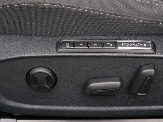 Volkswagen Golf 2.0 TSI DSG Style