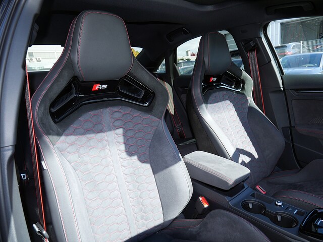 Audi RS3 Quattro S-Tronic Sedan