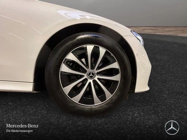 Mercedes-Benz E 200 AVANTGARDE Estate