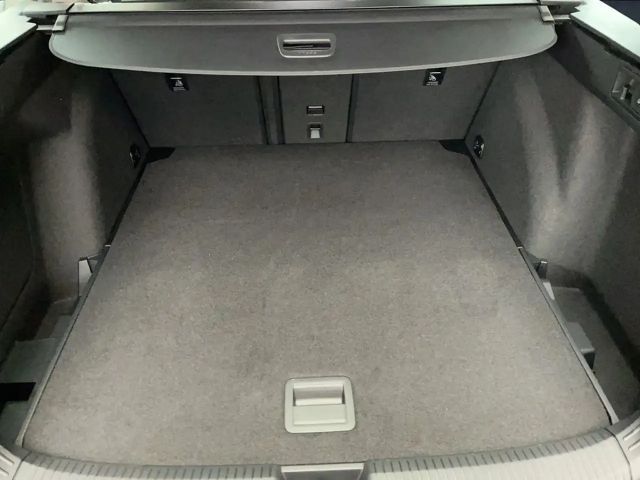 Volkswagen Golf 1.5 eTSI DSG Life Variant