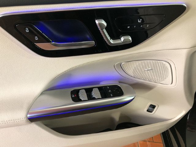 Mercedes-Benz C 200 C 200 d Sedan