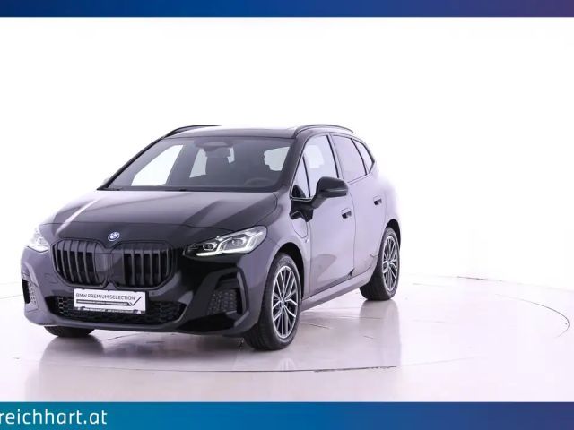 BMW 230 Sedan xDrive