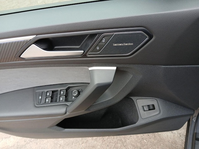 Volkswagen Tiguan Tiguan 2.0 TSI R 4M+DSG+MATRIX+HUD+PANO+NAVI+ACC