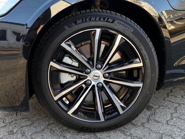 Volvo V60 AWD Dark Plus Recharge T8